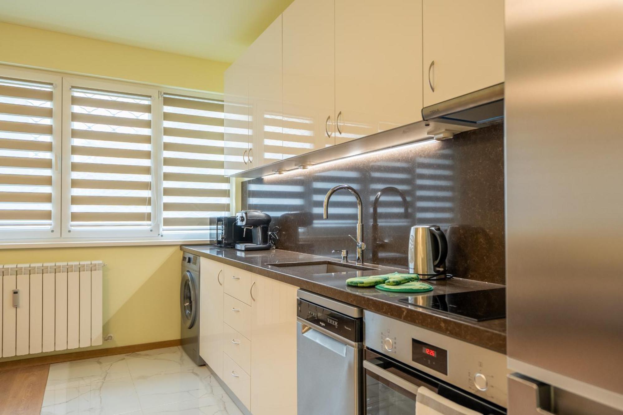 Top Location Central New & Spacious 3 Bdr Apt Medical Academy Sofia Eksteriør bilde