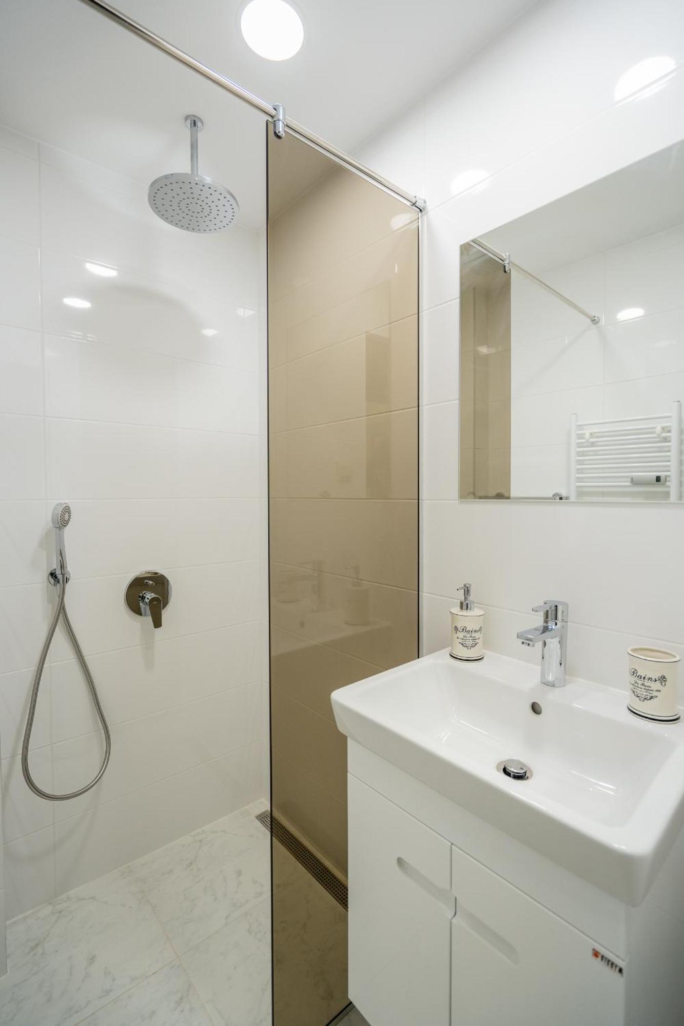 Top Location Central New & Spacious 3 Bdr Apt Medical Academy Sofia Eksteriør bilde