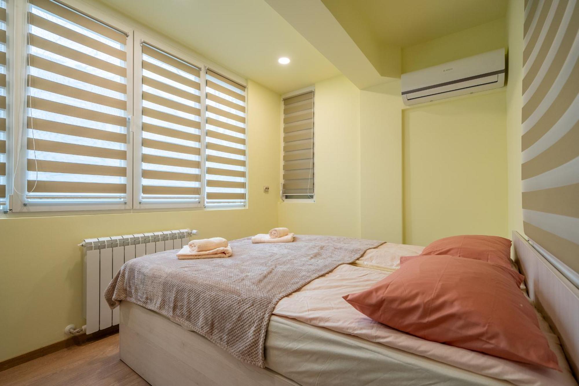 Top Location Central New & Spacious 3 Bdr Apt Medical Academy Sofia Eksteriør bilde