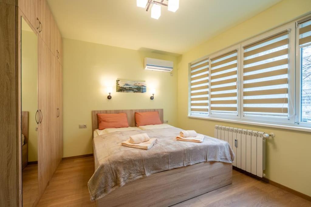 Top Location Central New & Spacious 3 Bdr Apt Medical Academy Sofia Eksteriør bilde