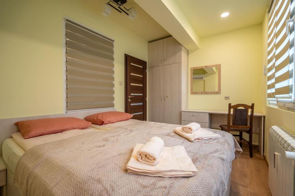 Top Location Central New & Spacious 3 Bdr Apt Medical Academy Sofia Eksteriør bilde