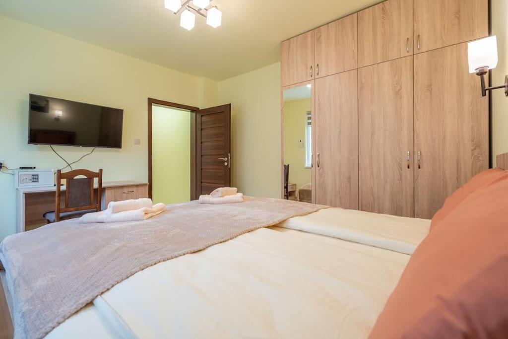 Top Location Central New & Spacious 3 Bdr Apt Medical Academy Sofia Eksteriør bilde